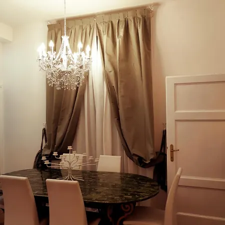 Charmerooms Palazzo Stampa Apartament *