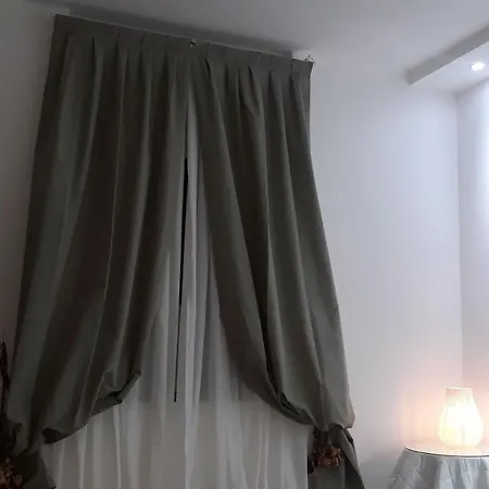 Charmerooms Palazzo Stampa شقة