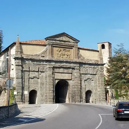 Charmerooms Palazzo Stampa Apartament Bergamo